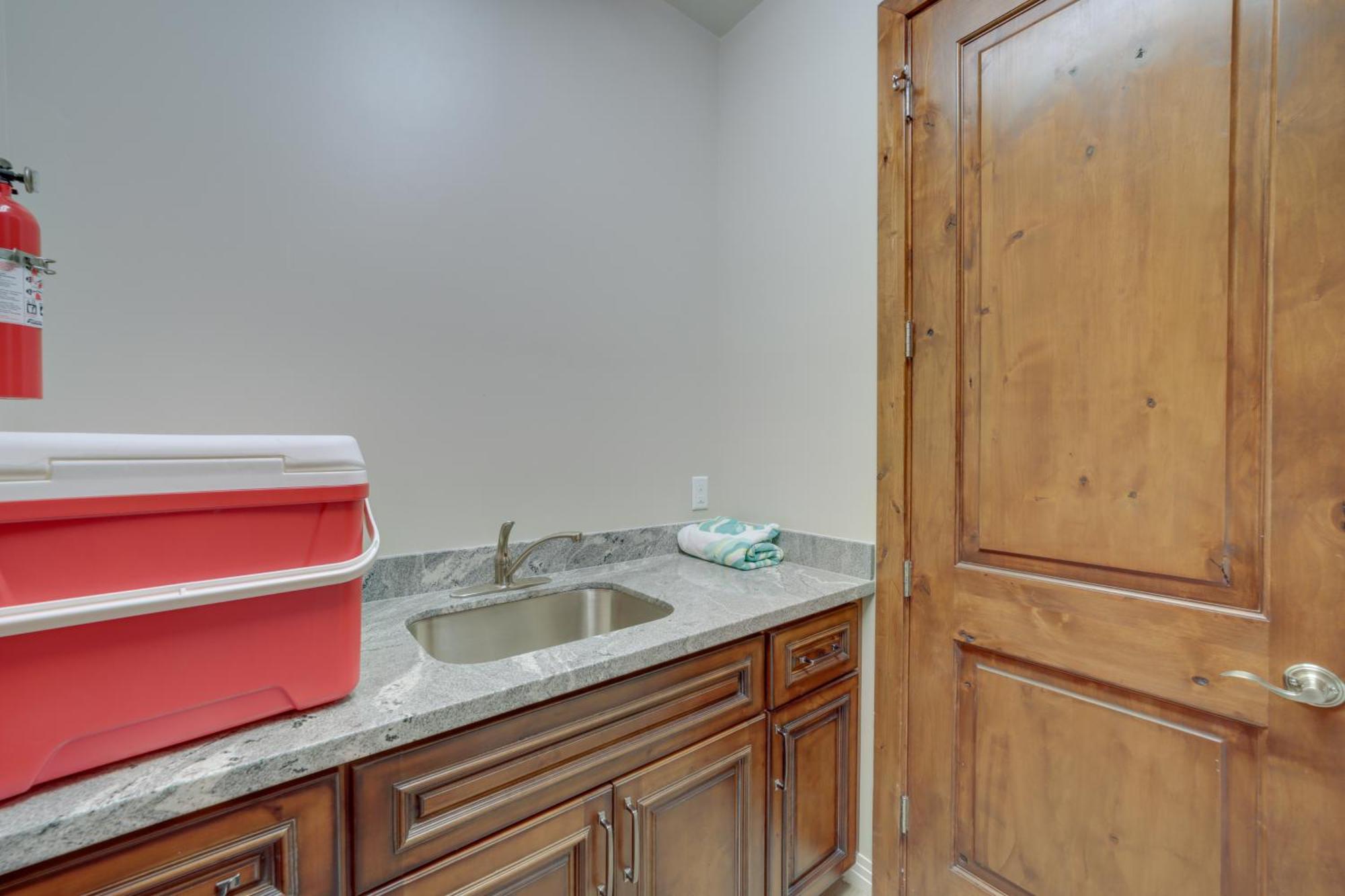 Red Rock Dog-Friendly Home Near Hiking Trails! セドナ エクステリア 写真