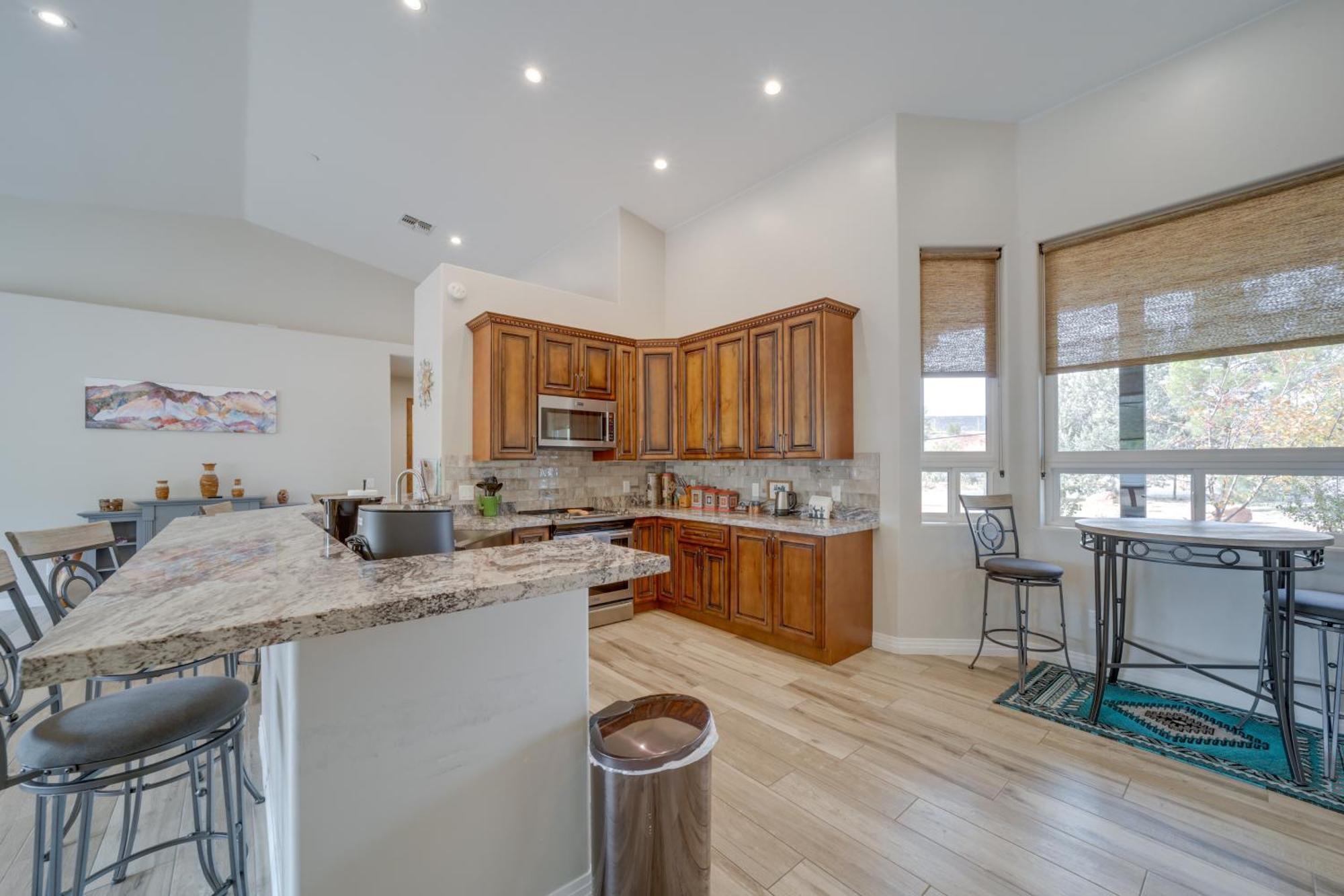 Red Rock Dog-Friendly Home Near Hiking Trails! セドナ エクステリア 写真