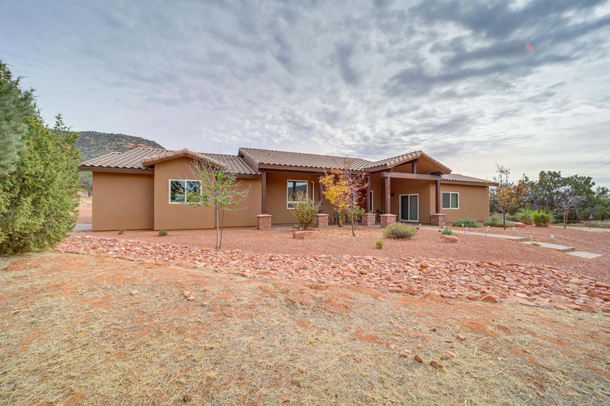 Red Rock Dog-Friendly Home Near Hiking Trails! セドナ エクステリア 写真