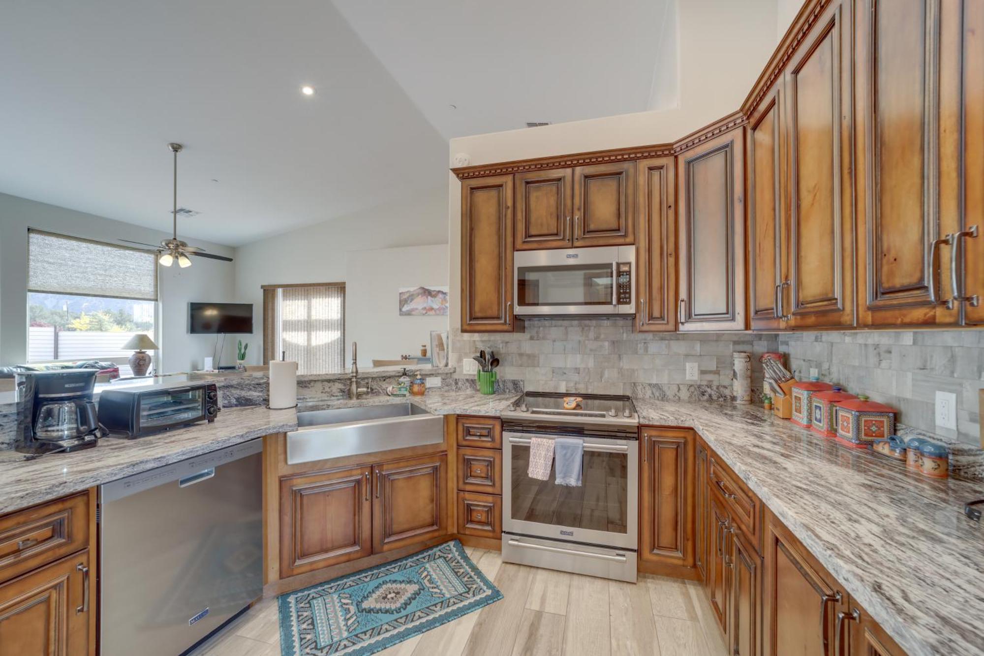 Red Rock Dog-Friendly Home Near Hiking Trails! セドナ エクステリア 写真