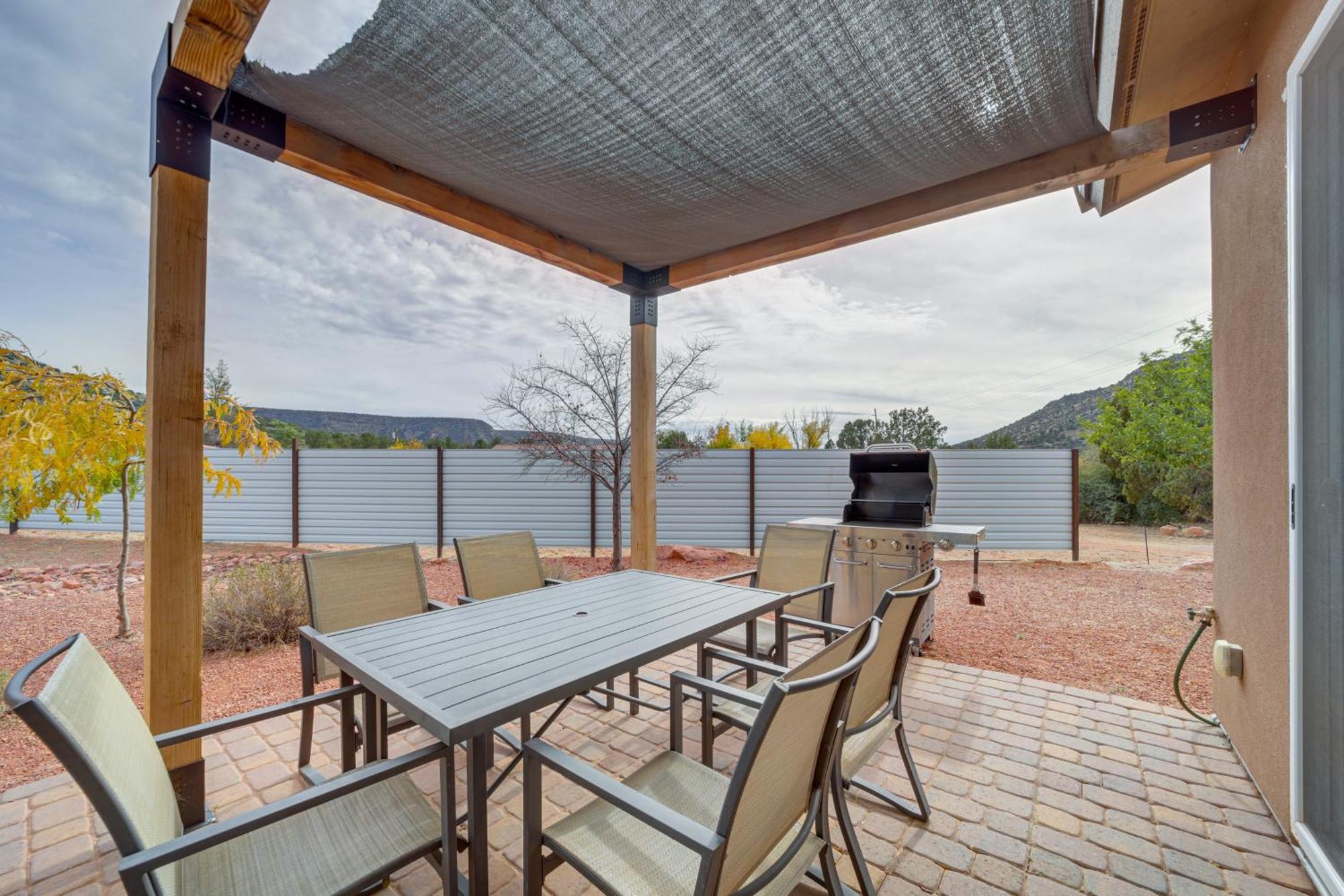 Red Rock Dog-Friendly Home Near Hiking Trails! セドナ エクステリア 写真
