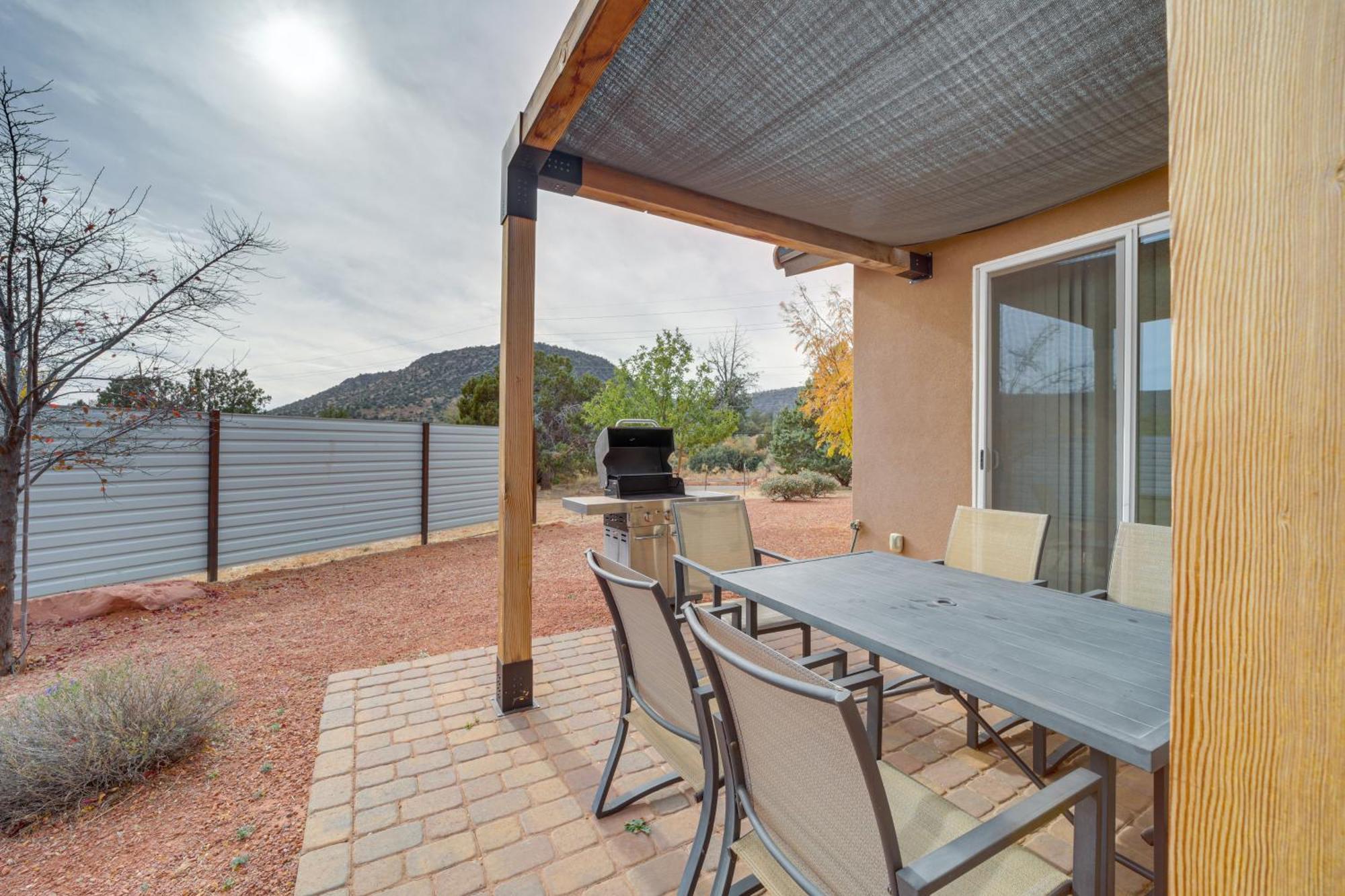 Red Rock Dog-Friendly Home Near Hiking Trails! セドナ エクステリア 写真